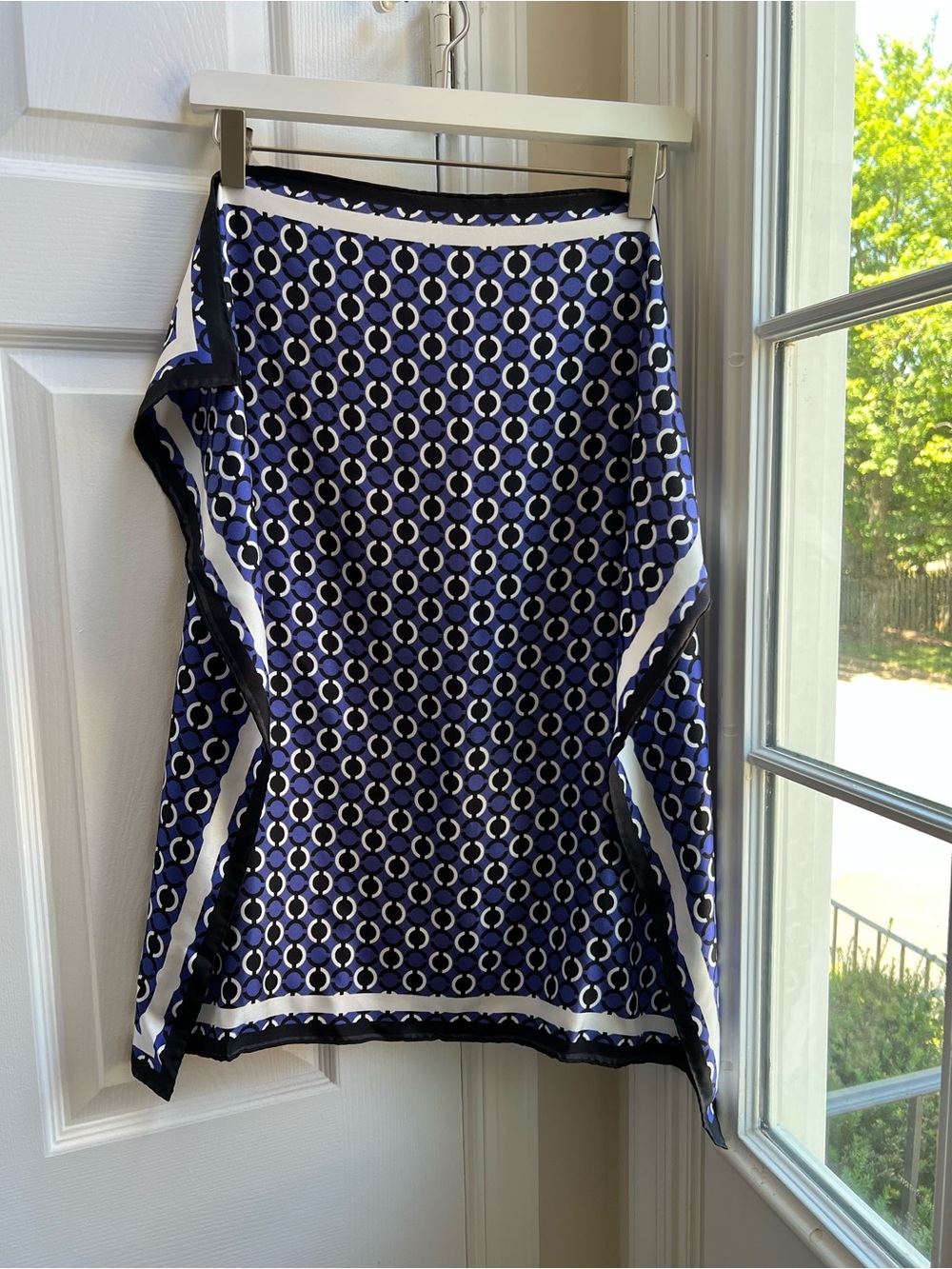 NWT W Collection 100% Silk Scarf Blue Black White Geometric Print 27” Square - Picture 4 of 9